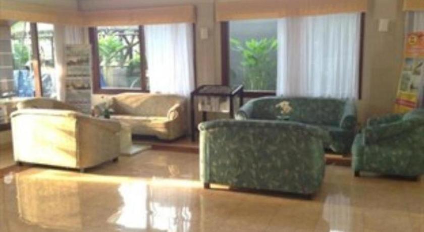 Grand Sumatera Hotel スラバヤ エクステリア 写真