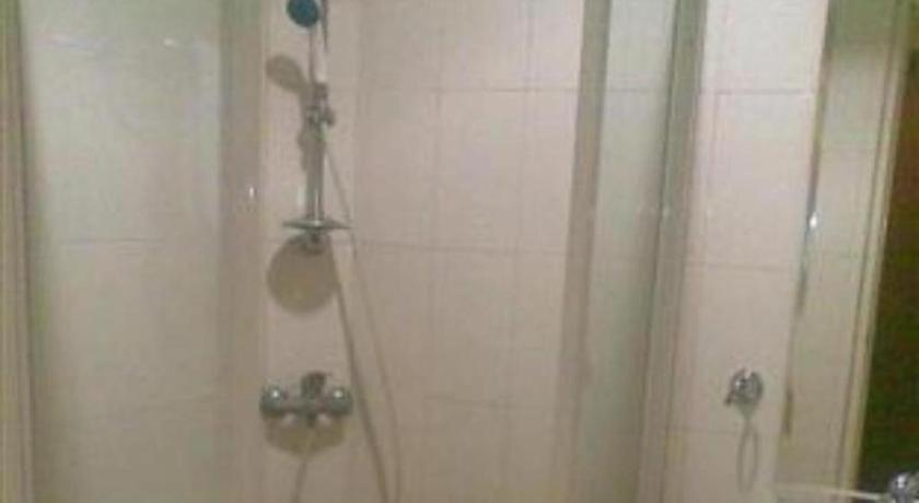 Grand Sumatera Hotel スラバヤ エクステリア 写真