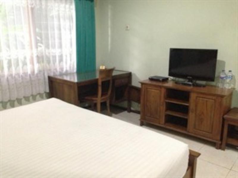 Grand Sumatera Hotel スラバヤ エクステリア 写真
